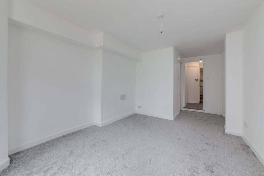 6 bedroom House for sale in Jacksons Lane-view13