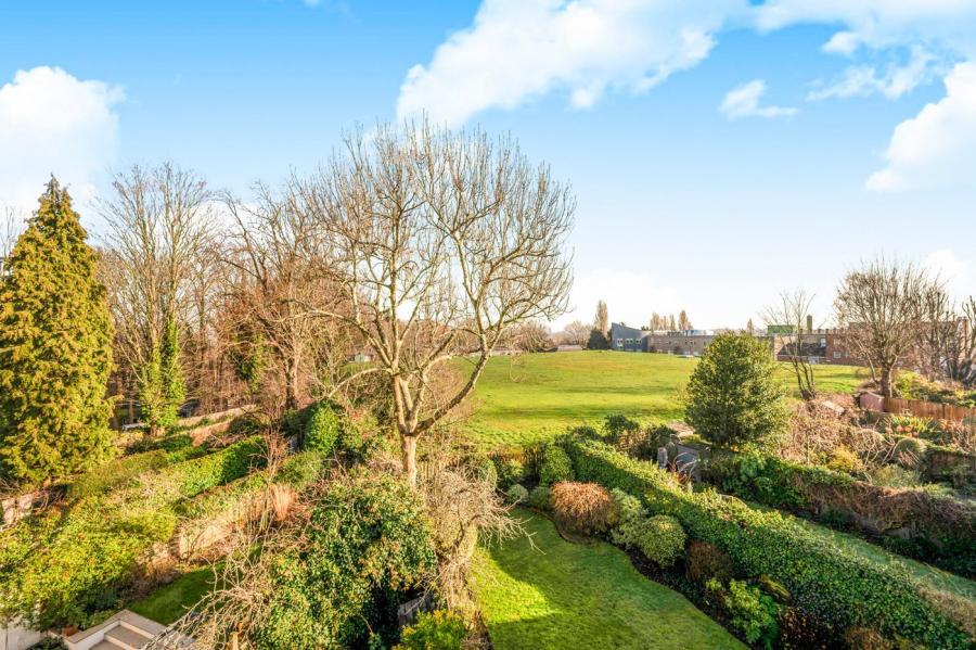 2 bedroom Flat for sale in Cromwell Place-view8