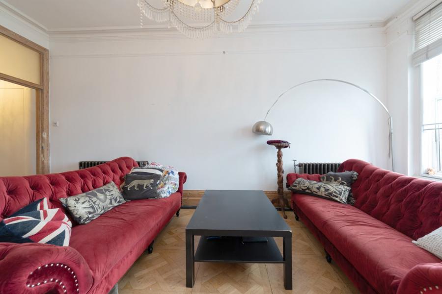 4 bedroom Flat for sale in Winchester Avenue-view13