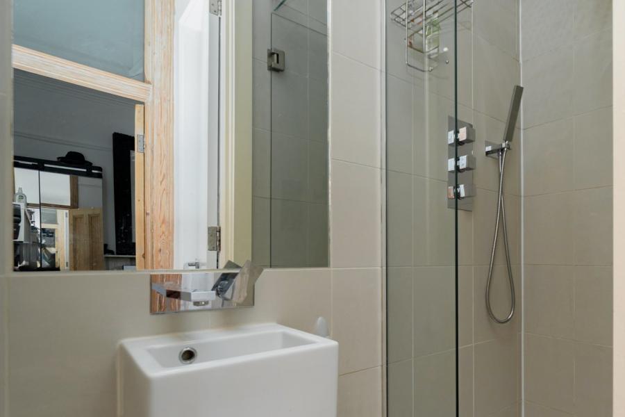 4 bedroom Flat for sale in Winchester Avenue-view11