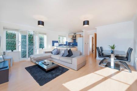 2 bedroom Flat for sale in Bloomsbury Close-List2282