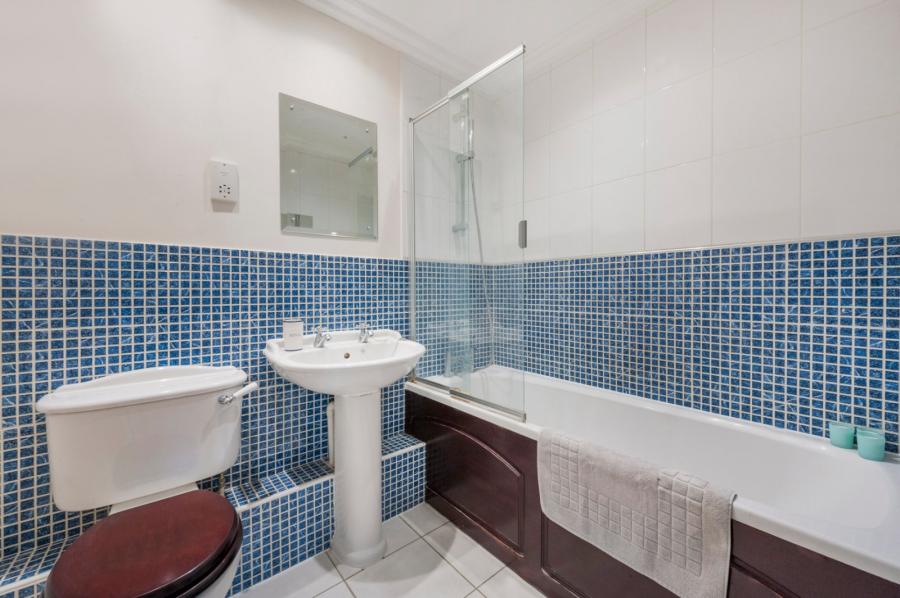 2 bedroom Flat for sale in Bloomsbury Close-view9