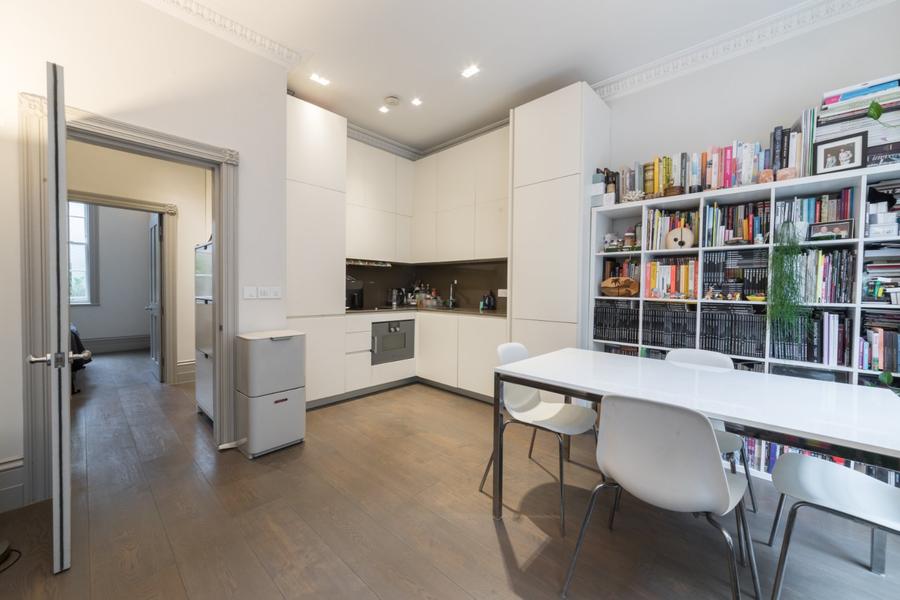 1 bedroom Flat for sale in Greek Street-view3