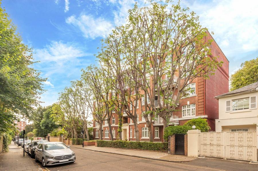 3 bedroom Flat for sale in Elm Tree Court-view1