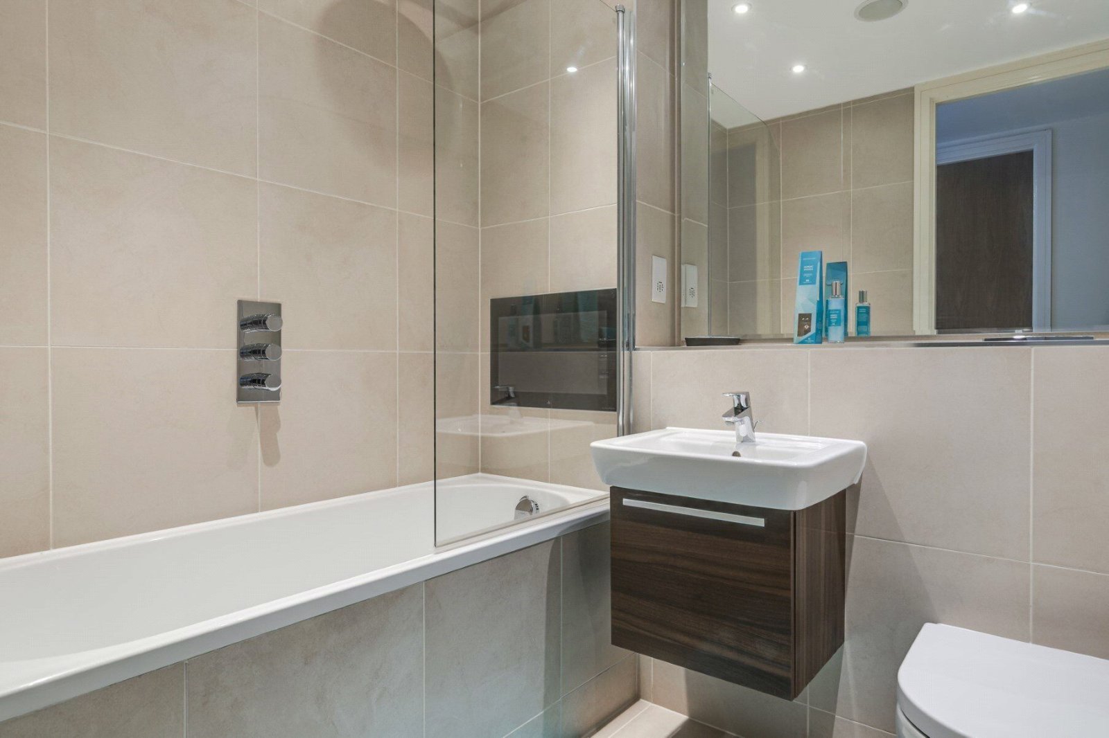 Regis Place, 10 Llanvanor Road, Childs Hill, London, NW2