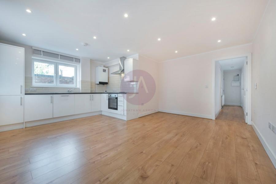 1 bedroom Flat for sale in Mentana Court-view8