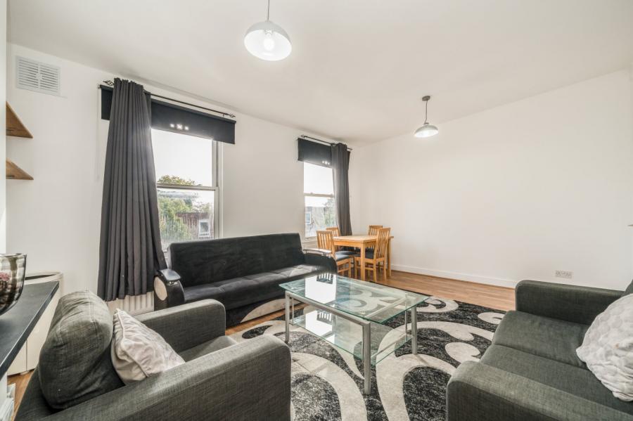 1 bedroom Flat for sale in Ashmore Road-view3
