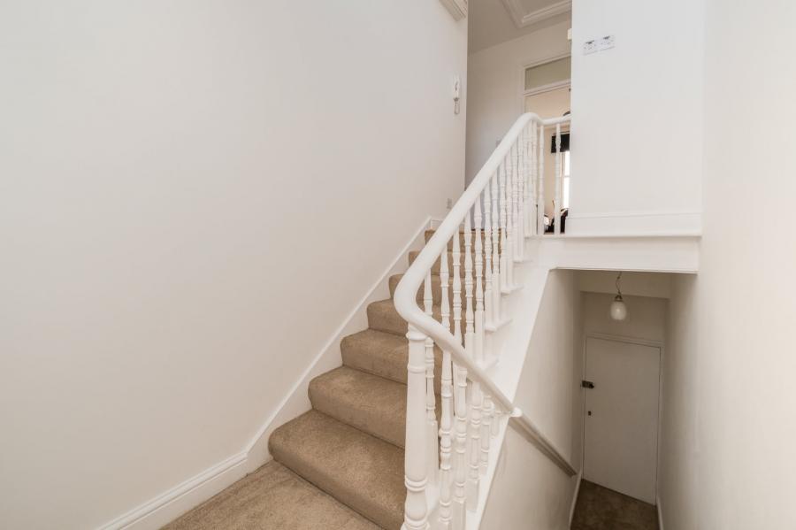 1 bedroom Flat for sale in Ashmore Road-view9