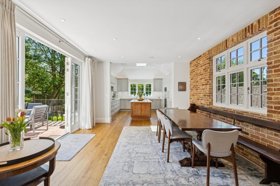 6 bedroom House for sale in Oakhill Avenue-view3