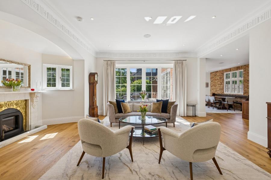 6 bedroom House for sale in Oakhill Avenue-view2
