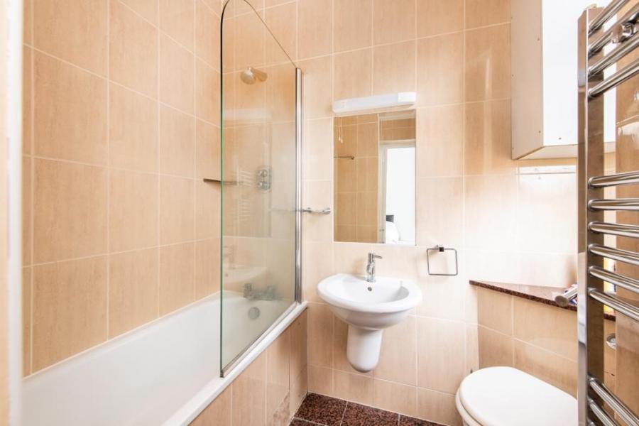 2 bedroom Flat for sale in Aberdeen Court-view10