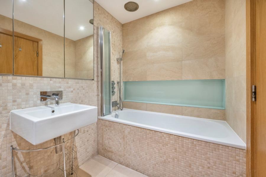 2 bedroom Flat for sale in The Panoramic-view5