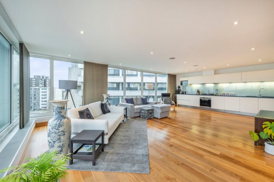 2 bedroom Flat for sale in The Panoramic-view3
