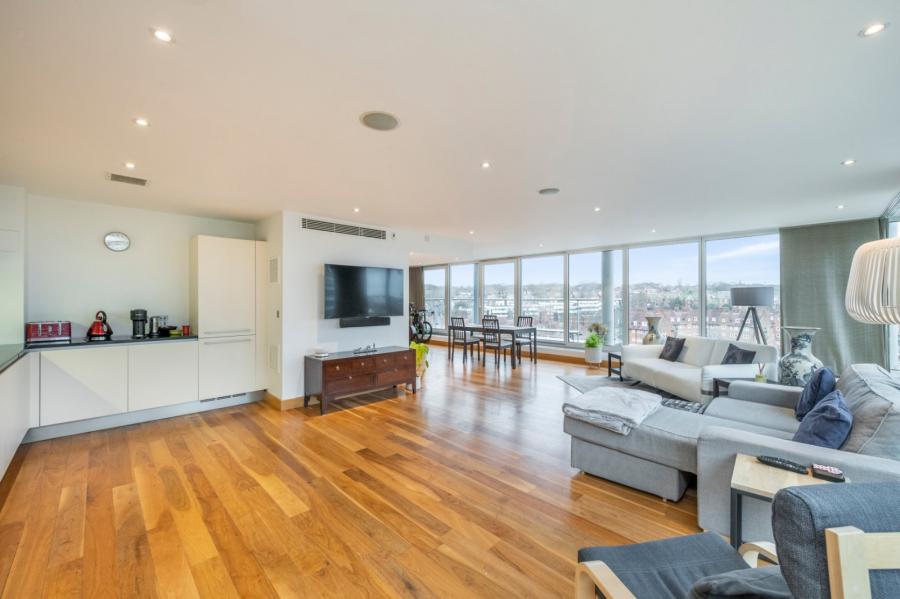 2 bedroom Flat for sale in The Panoramic-view2