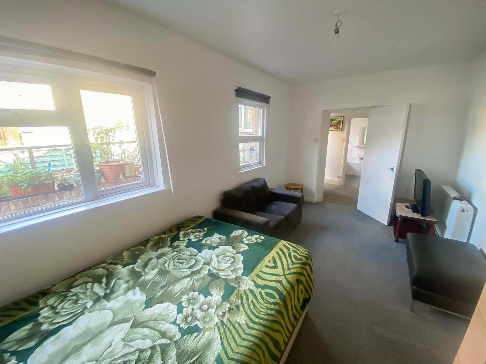 Munro Mews, Ladroke Grove, London, W10