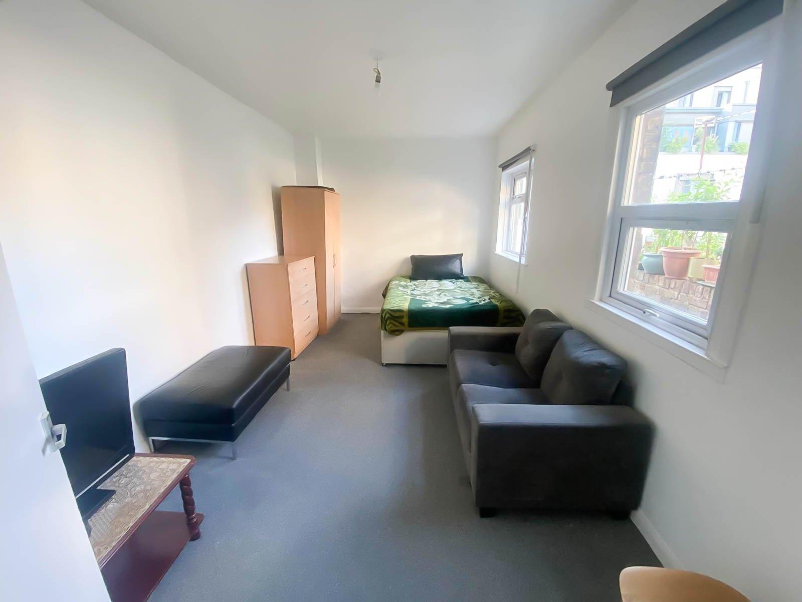 Munro Mews, Ladroke Grove, London, W10