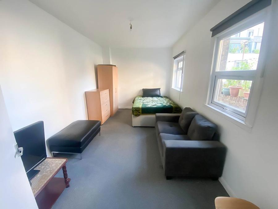 1 bedroom Flat to rent in Munro Mews-view4