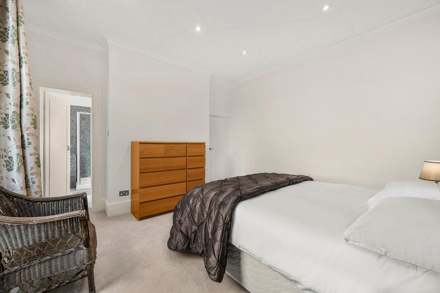 2 bedroom Flat to rent in Abbey Road-view10