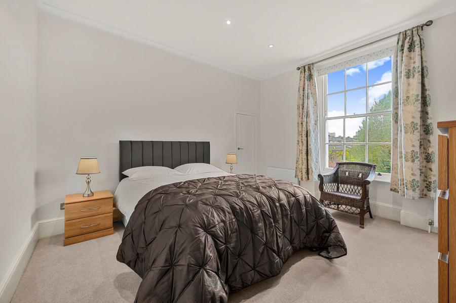 2 bedroom Flat to rent in Abbey Road-view6