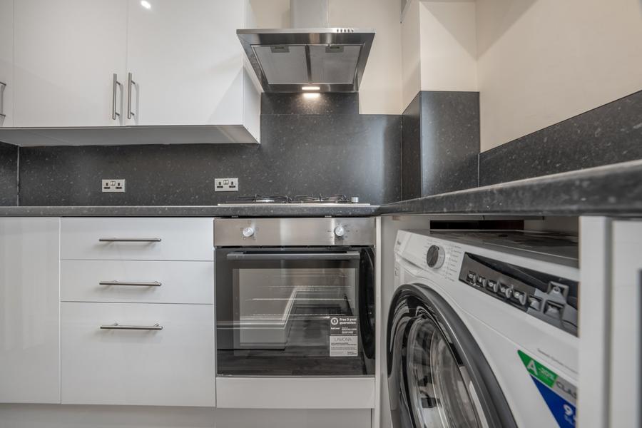 1 bedroom Flat to rent in Grove Hall Court-view15