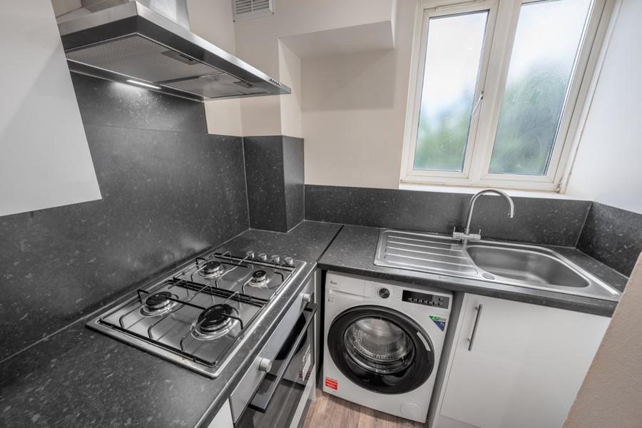 1 bedroom Flat to rent in Grove Hall Court-view14