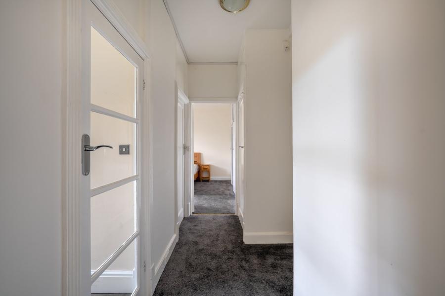 1 bedroom Flat to rent in Grove Hall Court-view12