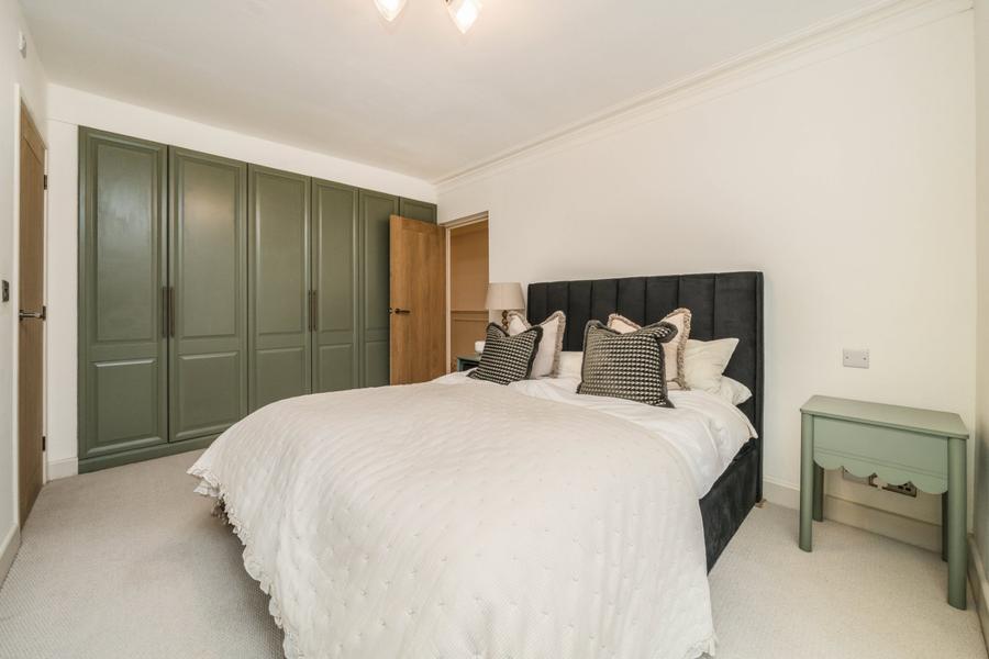 2 bedroom Flat to rent in Randolph Avenue-view9