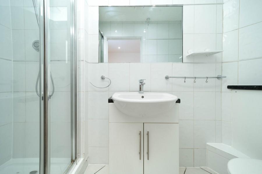 2 bedroom Flat to rent in Highgate West Hill-view12