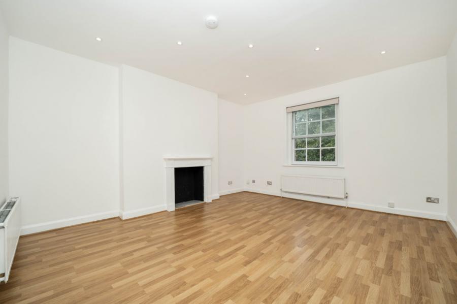 2 bedroom Flat to rent in Highgate West Hill-view5