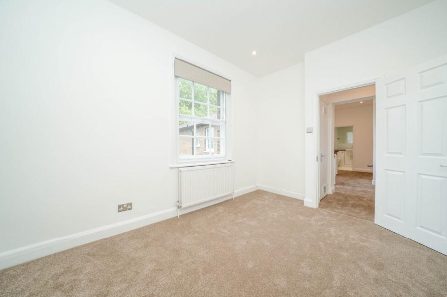 2 bedroom Flat to rent in Highgate West Hill-view10