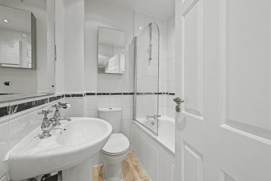 2 bedroom Flat to rent in Belgrave Gardens-view9