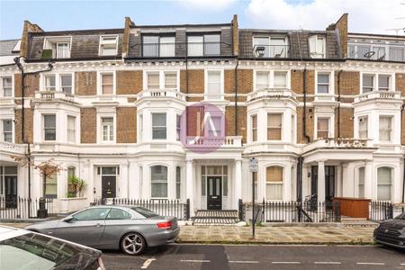 Flat to rent in Sinclair Gardens-List2385