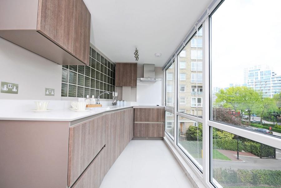 3 bedroom Flat to rent in Boydell Court-view2