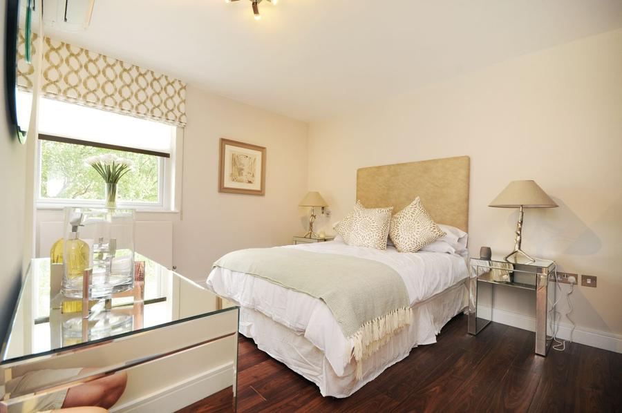 3 bedroom Flat to rent in Boydell Court-view10