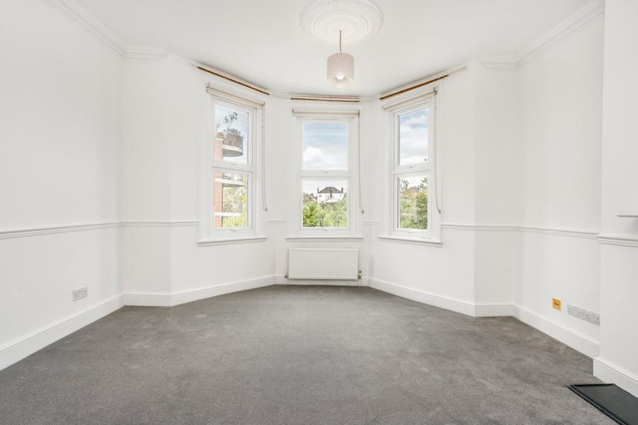 2 bedroom Flat to rent in Mill Lane-view10
