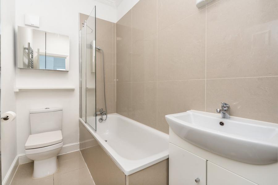 2 bedroom Flat to rent in Mill Lane-view6