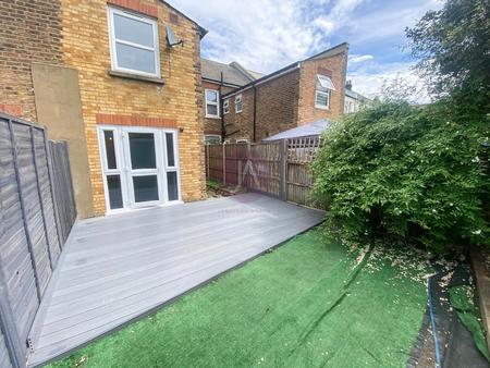 1 bedroom Flat to rent in Chaplin Road-List2382
