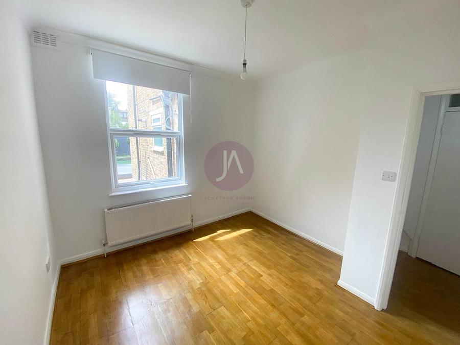 1 bedroom Flat to rent in Chaplin Road-view8