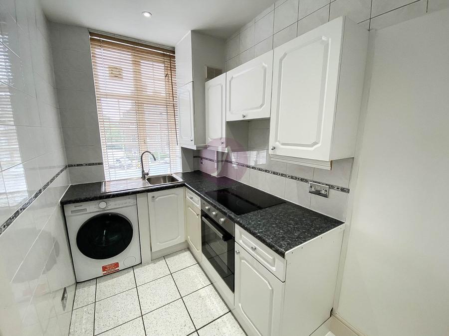 2 bedroom Flat to rent in Stanley House-view2