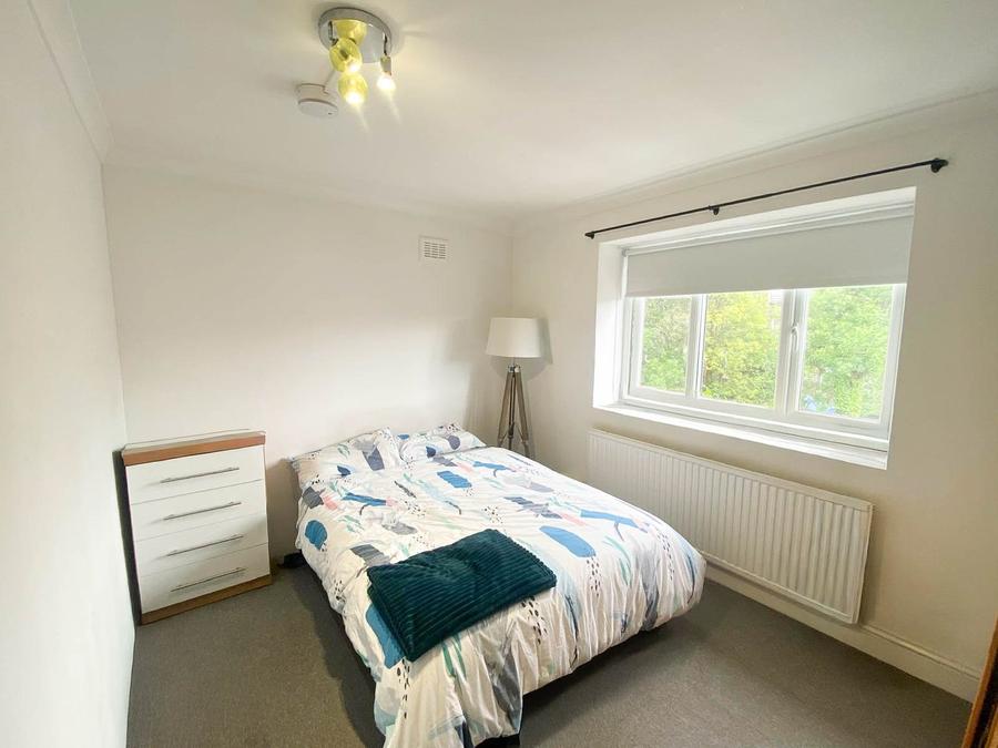 3 bedroom Flat to rent in Brondesbury Road-view5