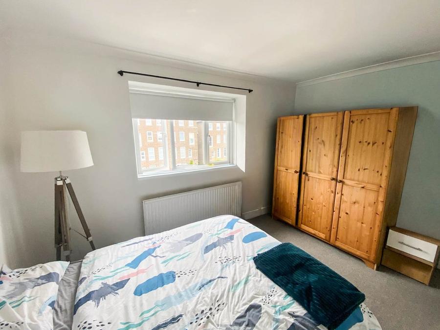 3 bedroom Flat to rent in Brondesbury Road-view4