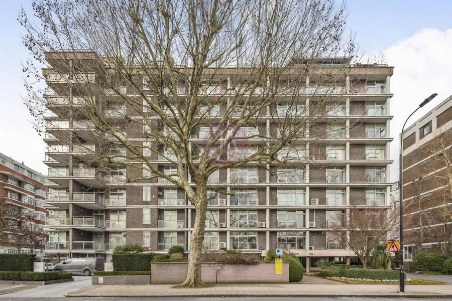4 bedroom Flat to rent in Prince Albert Court-view2