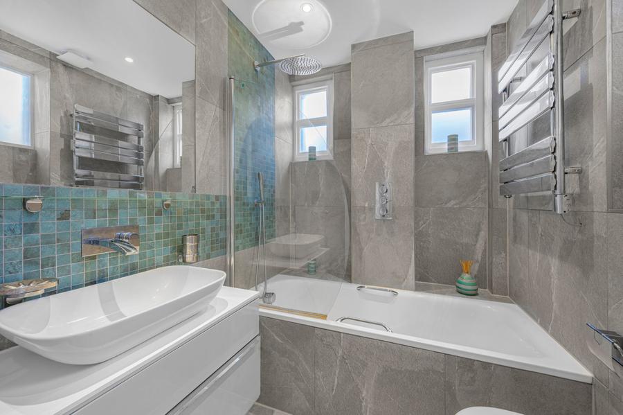 1 bedroom Flat to rent in Marlborough-view5