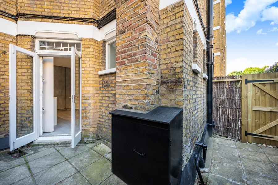 1 bedroom Flat to rent in Marlborough-view6