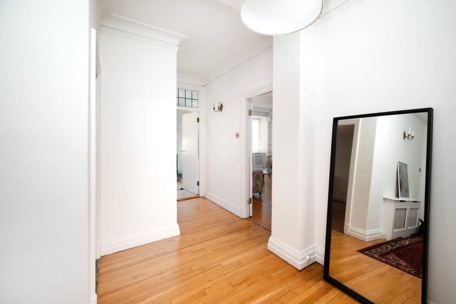 2 bedroom Flat to rent in Eyre Court-view9