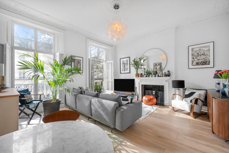 1 bedroom Flat to rent in Clarendon Gardens-view2