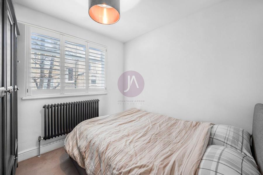 1 bedroom Flat to rent in Clarendon Gardens-view13