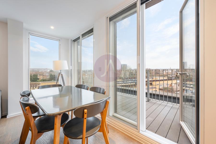 1 bedroom Flat to rent in Canterbury House-view5