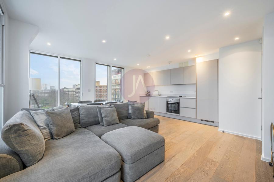 1 bedroom Flat to rent in Canterbury House-view1