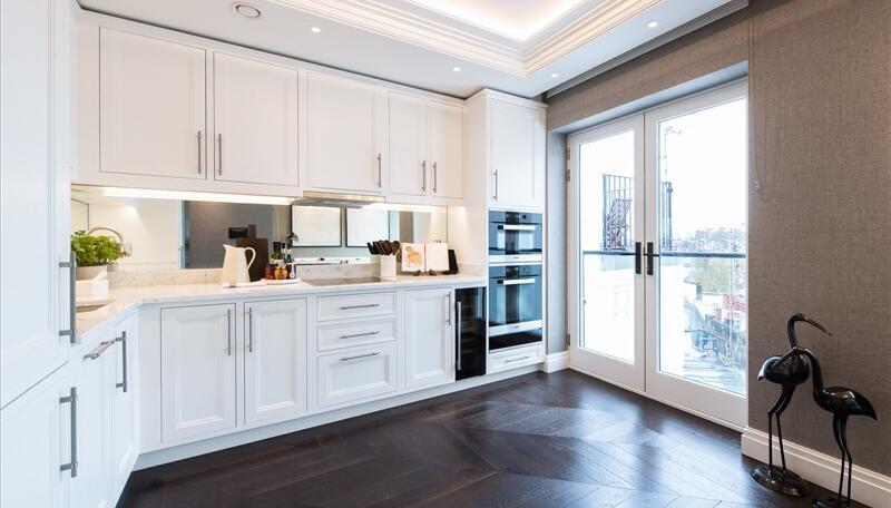 2 bedroom Flat to rent in Prince of Wales Terrace-view2